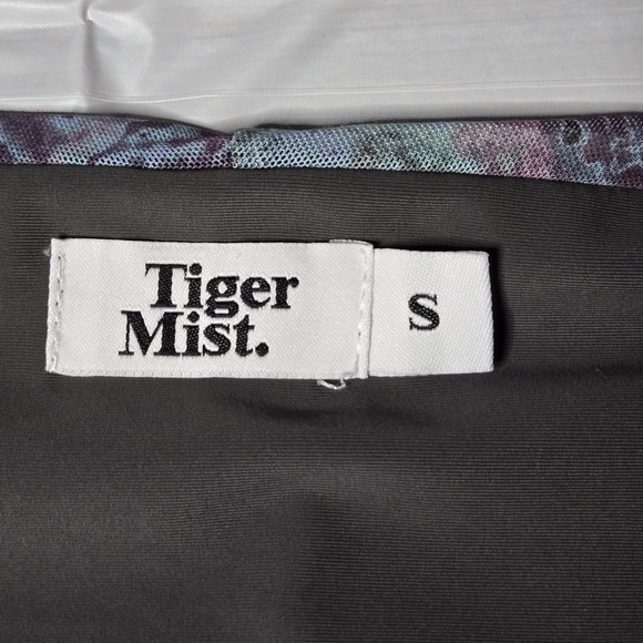 Tiger Mist Abstract Mini Skort Small - Picture 5 of 7